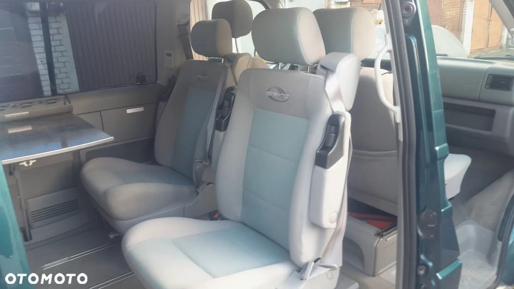 Volkswagen Multivan - 29