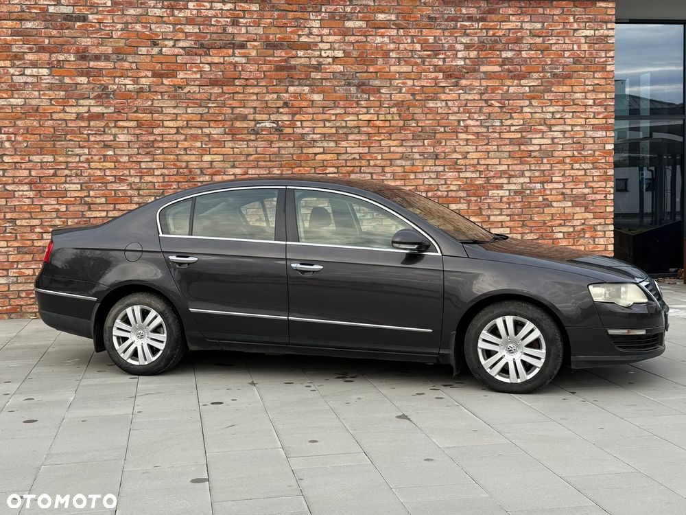 Volkswagen Passat 2.0 TDI DPF Highline - 17