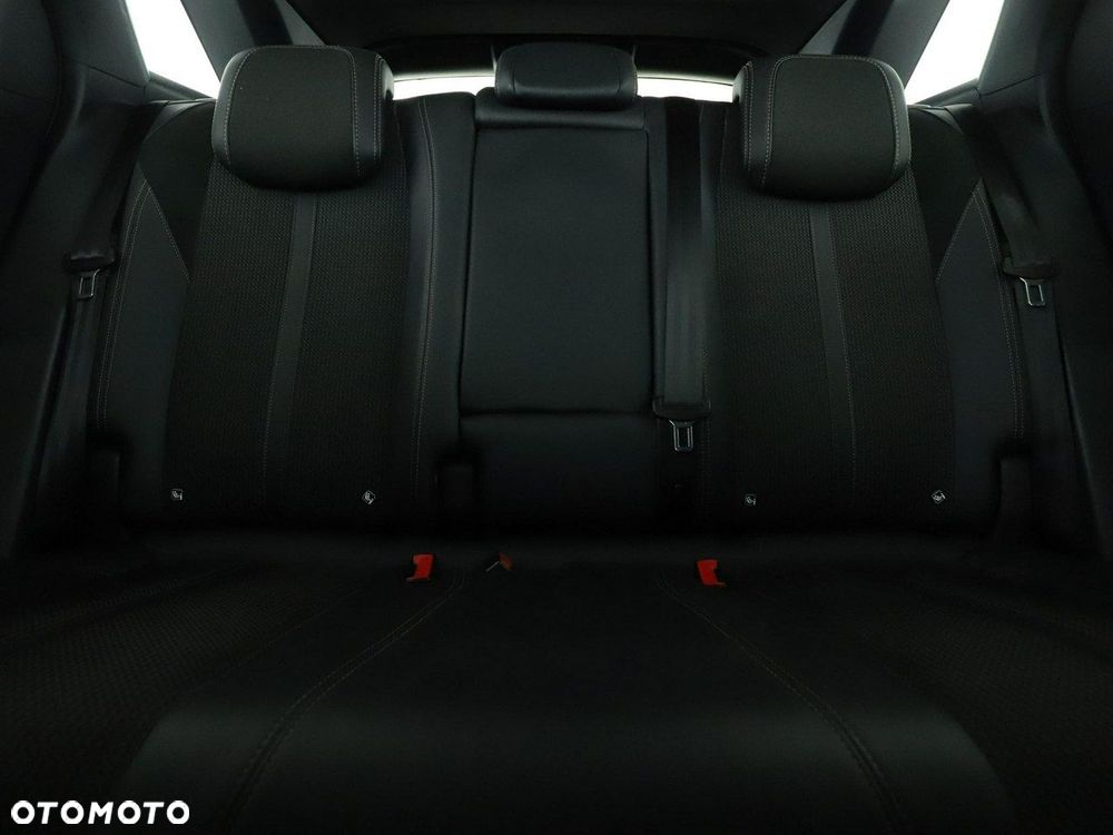 Peugeot 3008 Plug-In Hybrid 225 e-EAT8 GT - 18