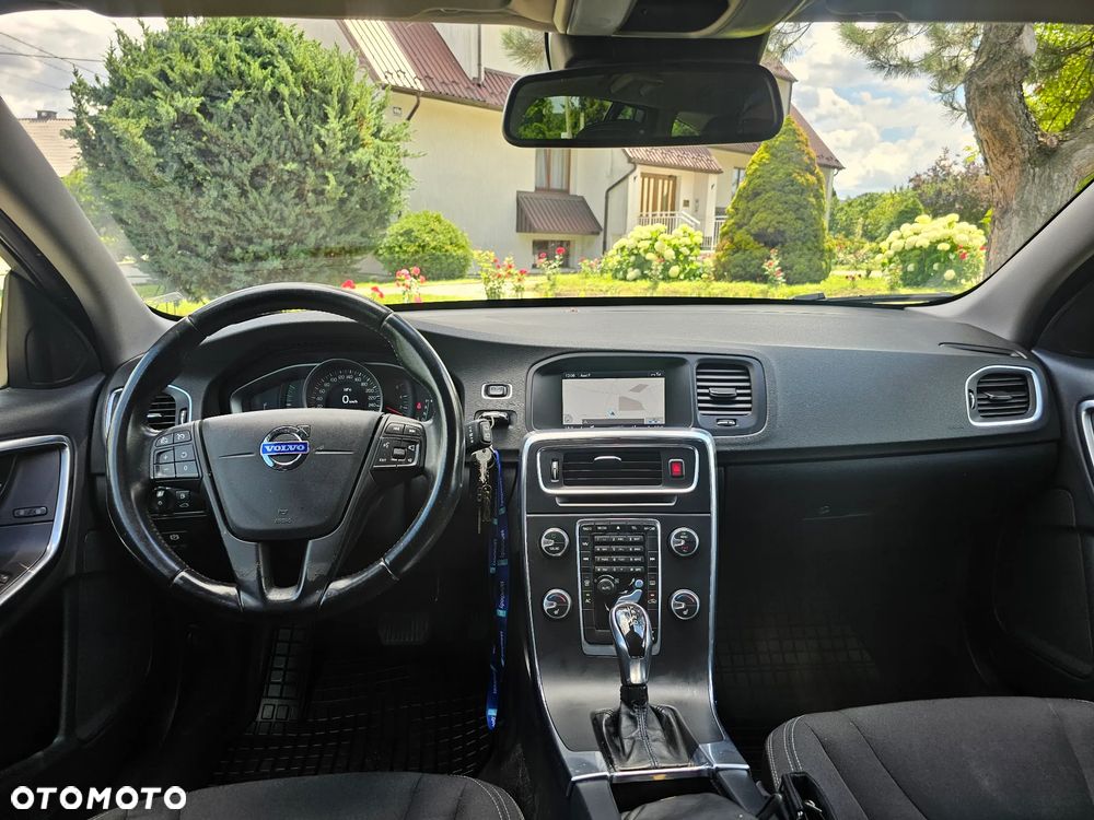 Volvo V60 D4 AWD Geartronic Momentum - 10
