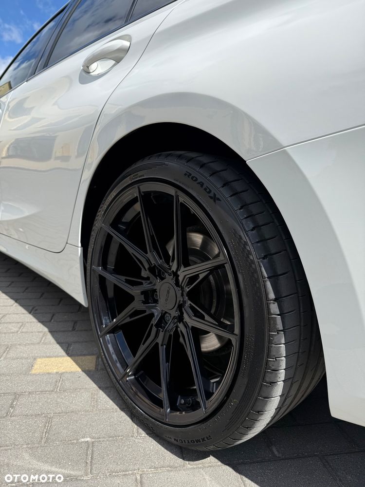 BMW Seria 3 320d xDrive Sport Line Shadow sport - 32
