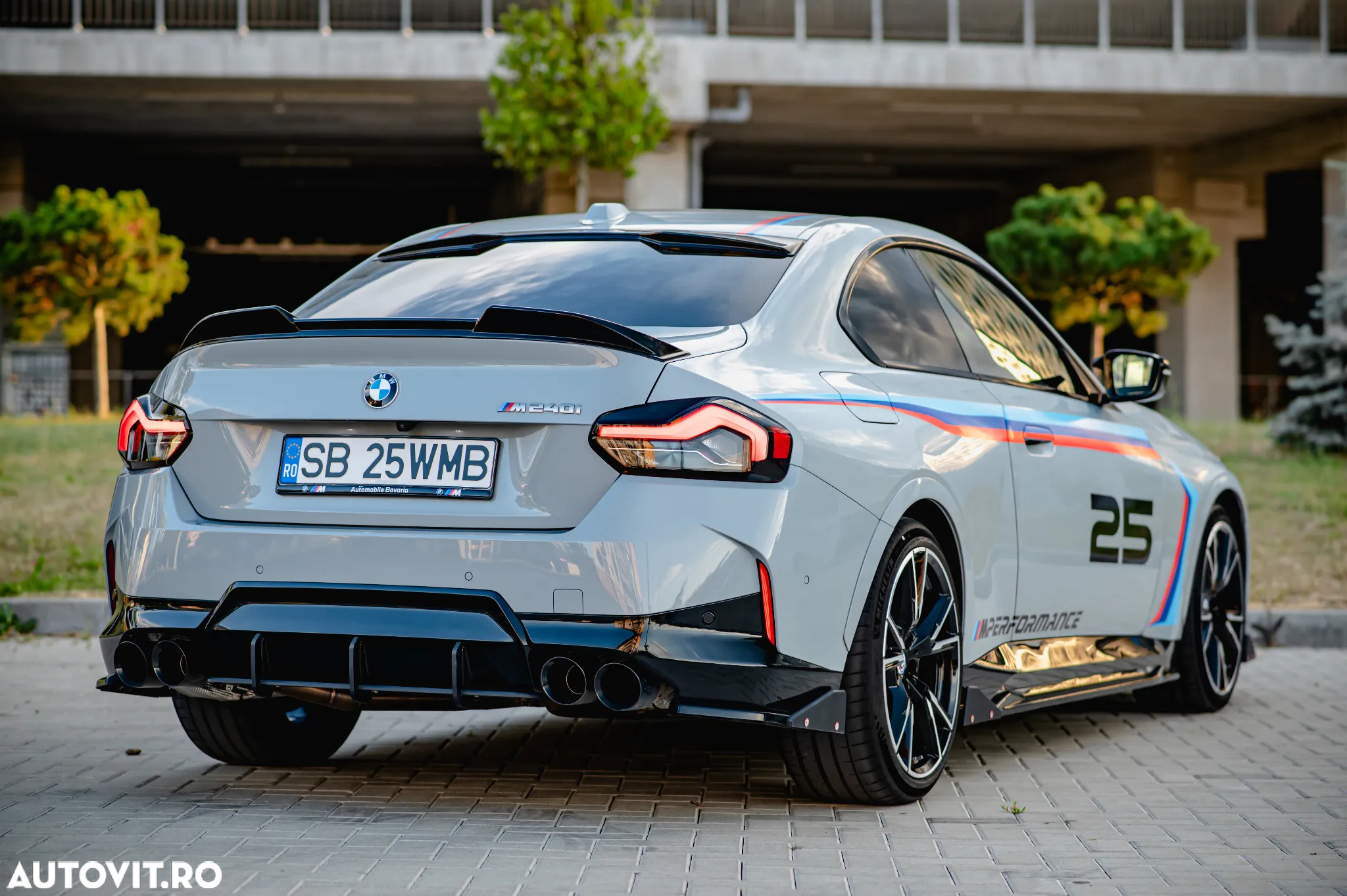 BMW M2 M240i xDrive AT - 7