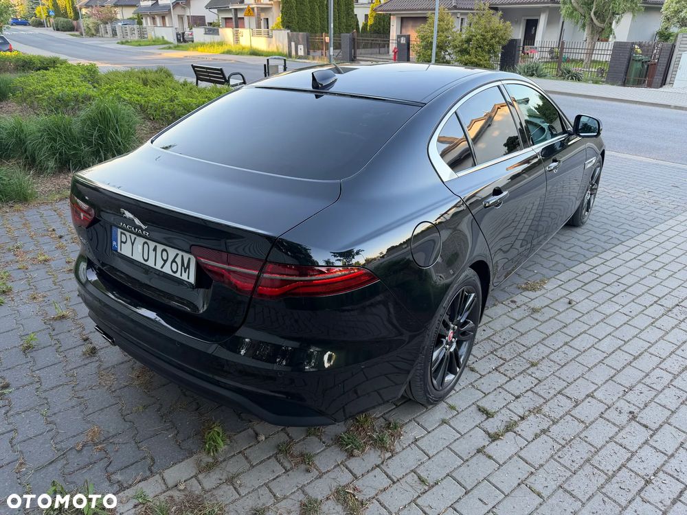 Jaguar XE 2.0 D200 mHEV AWD R-Dynamic S - 32