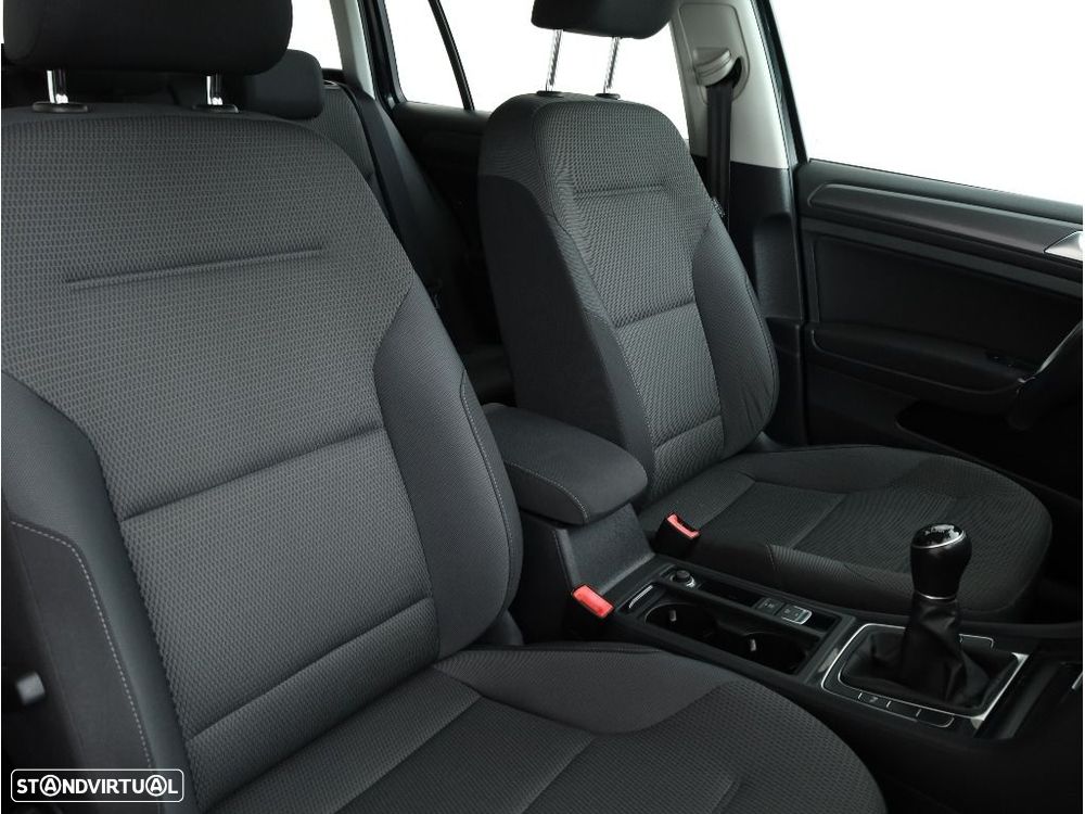 VW Golf Variant 1.6 TDi Confortline - 15
