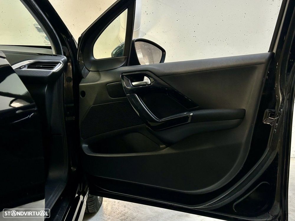 Peugeot 208 1.2 PureTech Style - 29