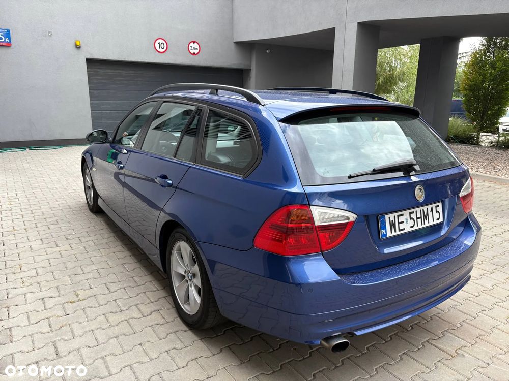 BMW Seria 3 320i - 8