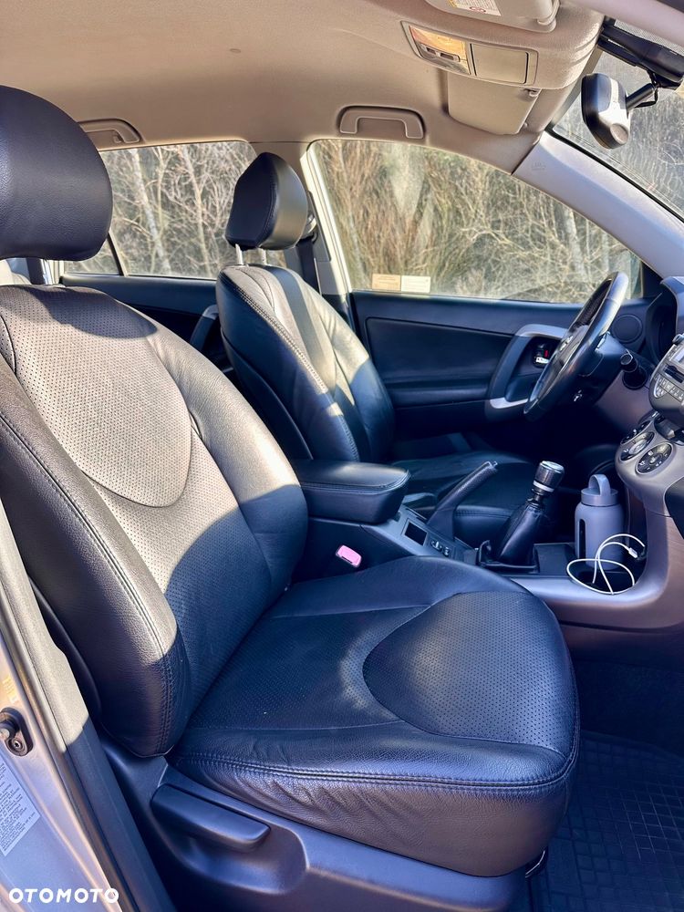 Toyota RAV4 2.2 D-4D Luna - 4