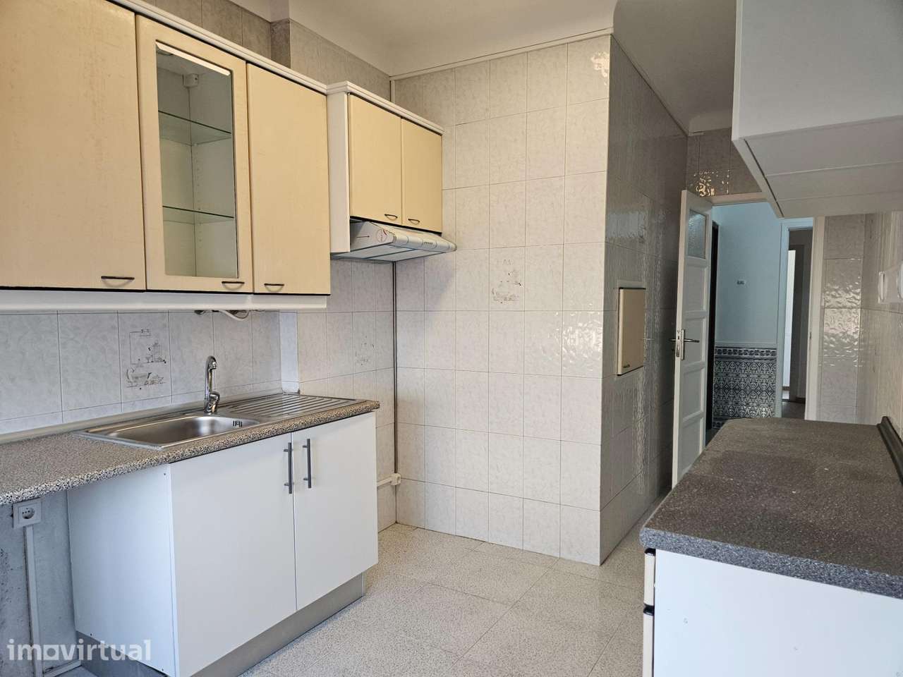 Apartamento T2 para arrendamento - ao Largo 1º de Maio - Grande imagem: 4/12