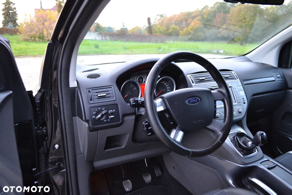 Ford Kuga 2.5 4x4 Titanium - 17