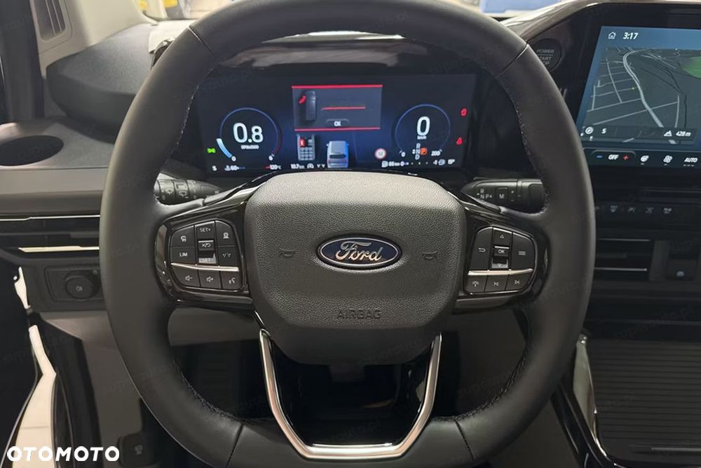 Ford Tourneo Custom - 12
