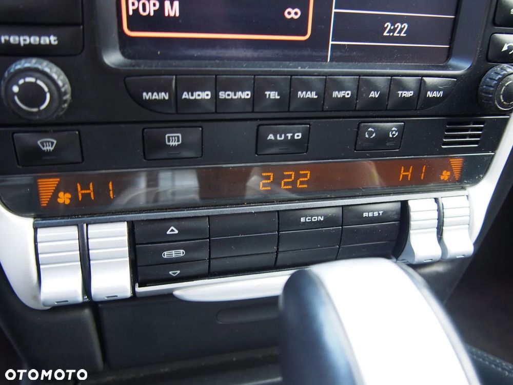 Porsche Cayenne Turbo - 23