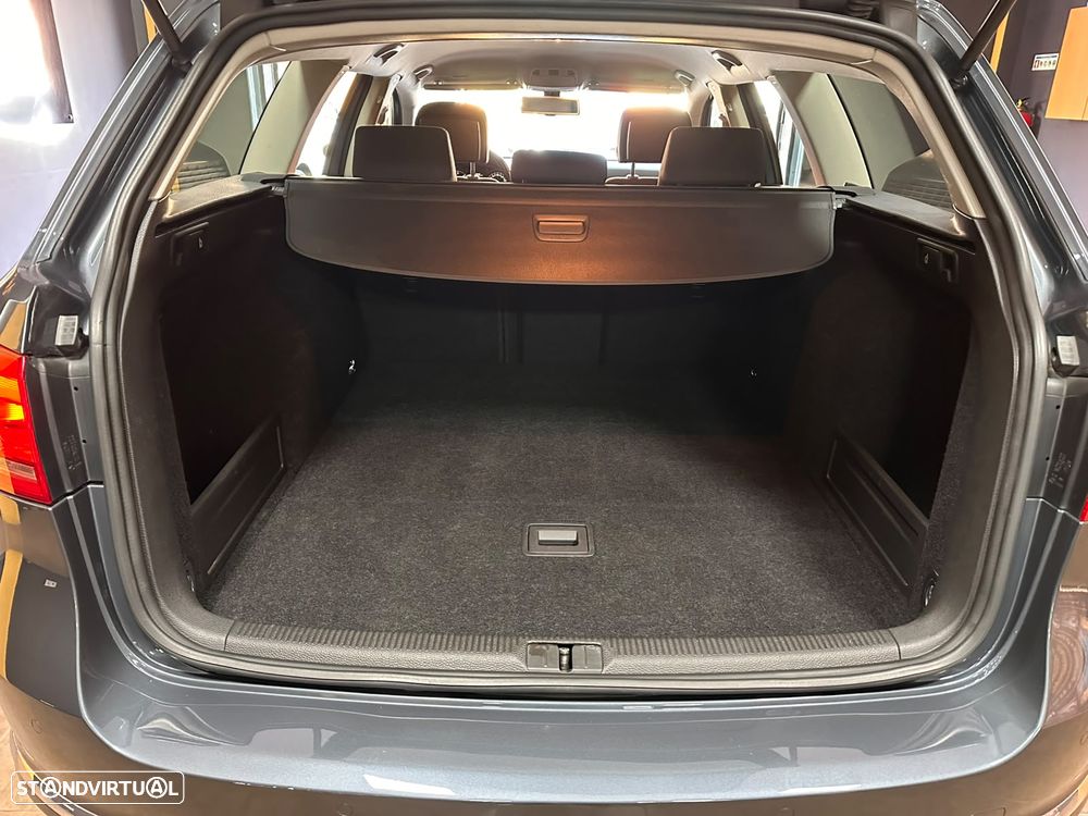 VW Passat Variant 1.6 TDI BlueMotion Comfortline - 12