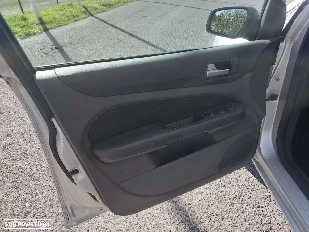 Ford Focus SW 1.6 TDCi Trend - 13