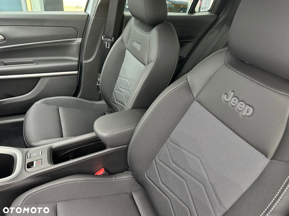 Jeep Avenger 1.2 T3 mHEV Summit FWD eDCT6 - 12