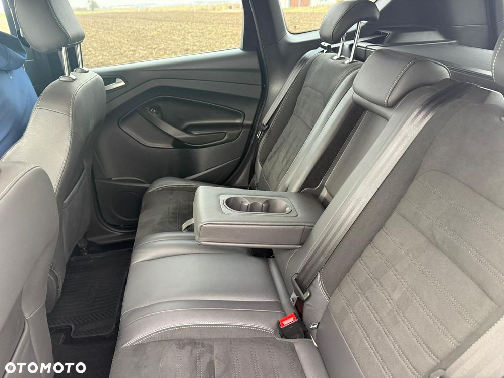 Ford Kuga 2.0 TDCi 4x4 ST-Line - 31