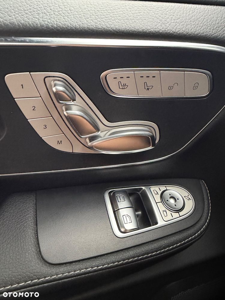 Mercedes-Benz Klasa V 300 d Avantgarde 9G-Tronic (d³ugi) - 32