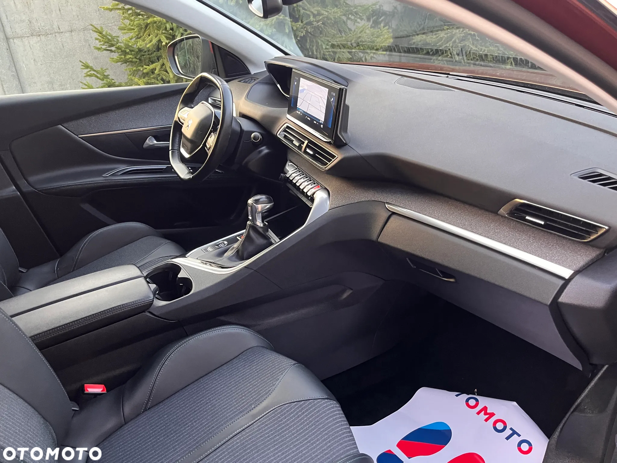 Peugeot 5008 PureTech 130 Stop & Start Allure Pack - 19
