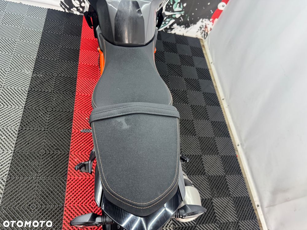 KTM Super Duke - 22