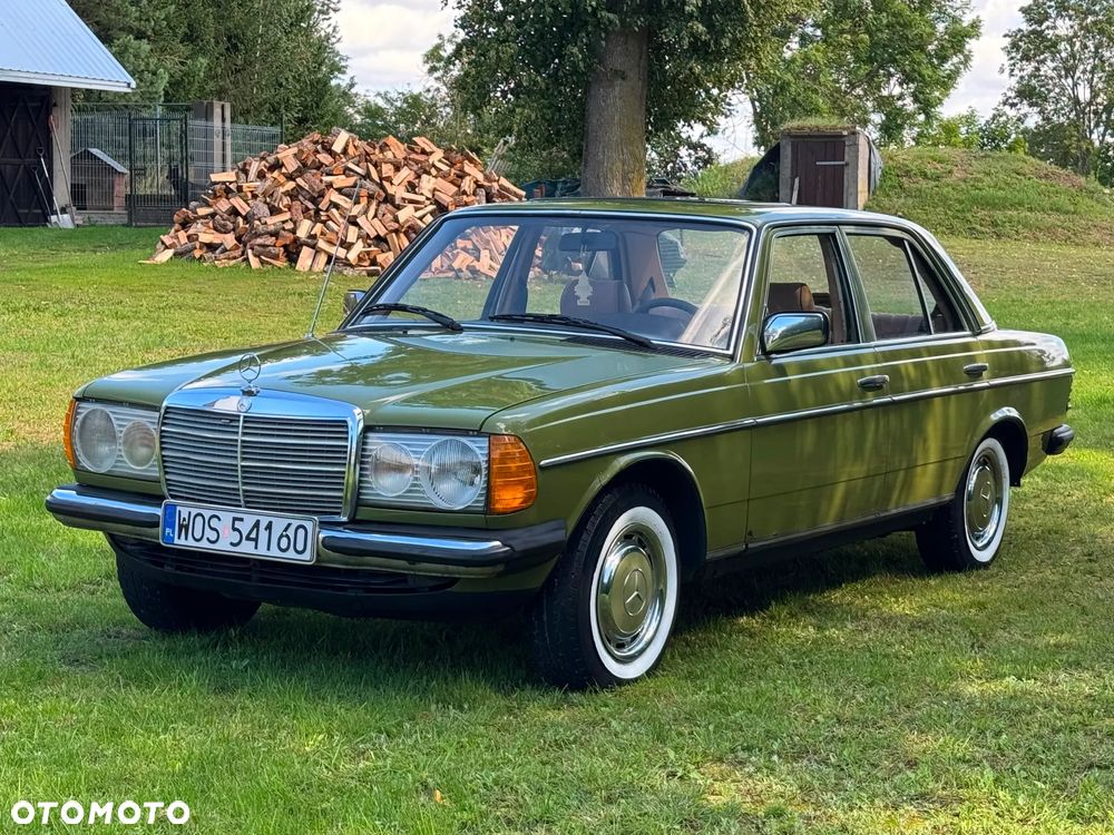 Mercedes-Benz W123 - 12