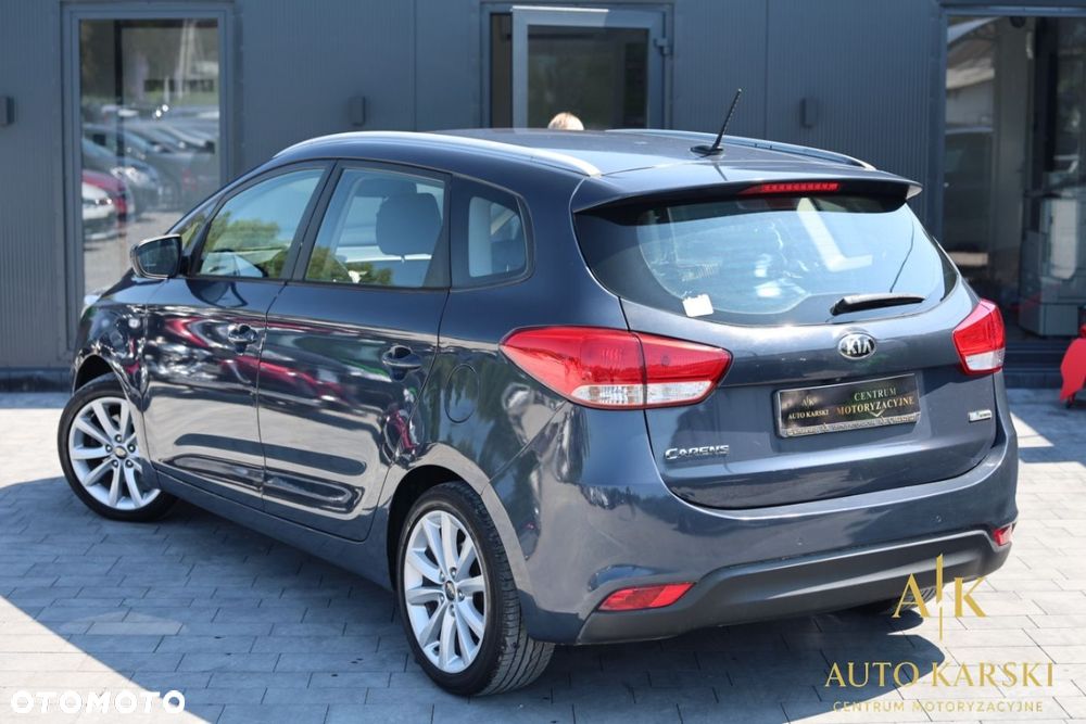 Kia Carens - 10