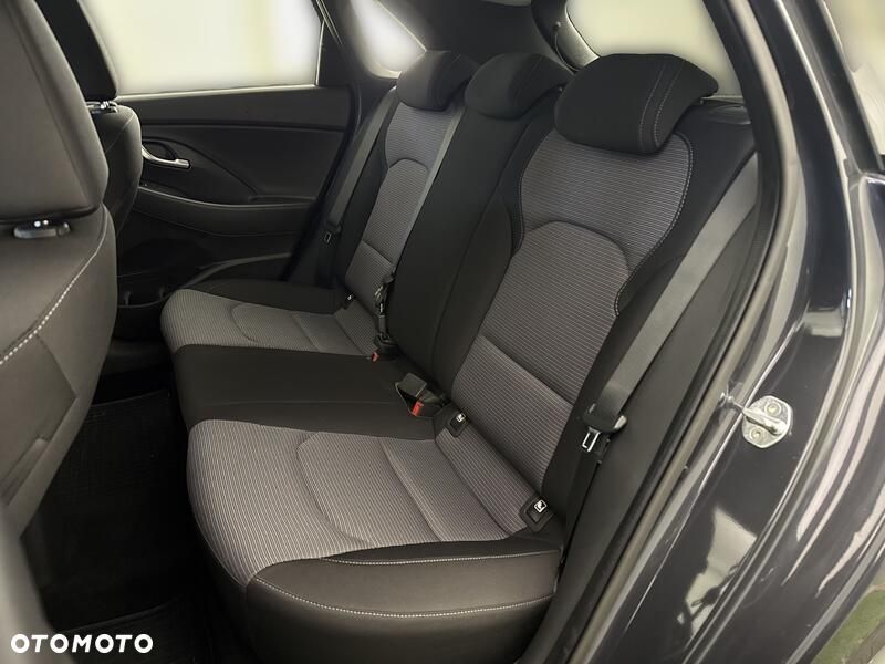 Hyundai i30 1.5 DPI Classic + - 19