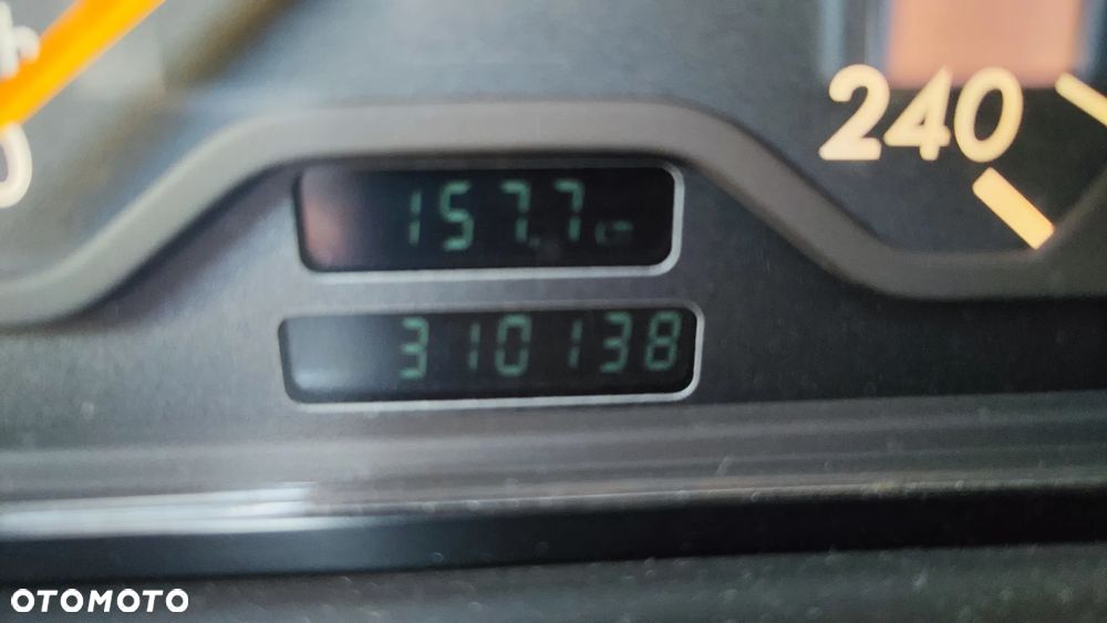 Mercedes-Benz Klasa E 200 CDI Elegance - 23