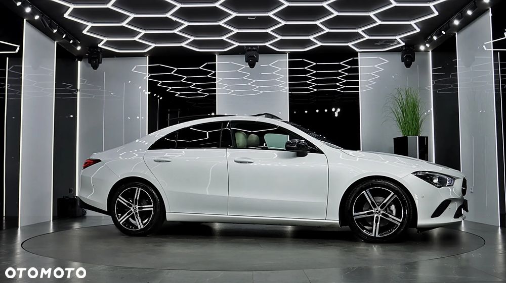 Mercedes-Benz CLA - 13