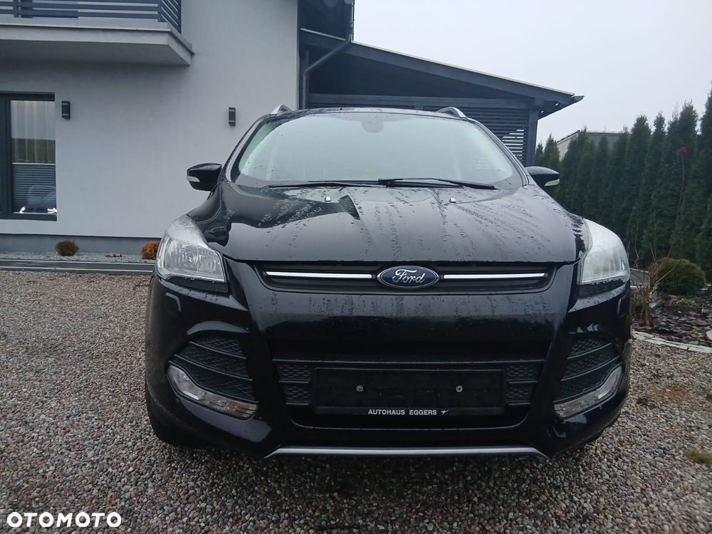 Ford Kuga 1.5 EcoBoost 2x4 Titanium - 3