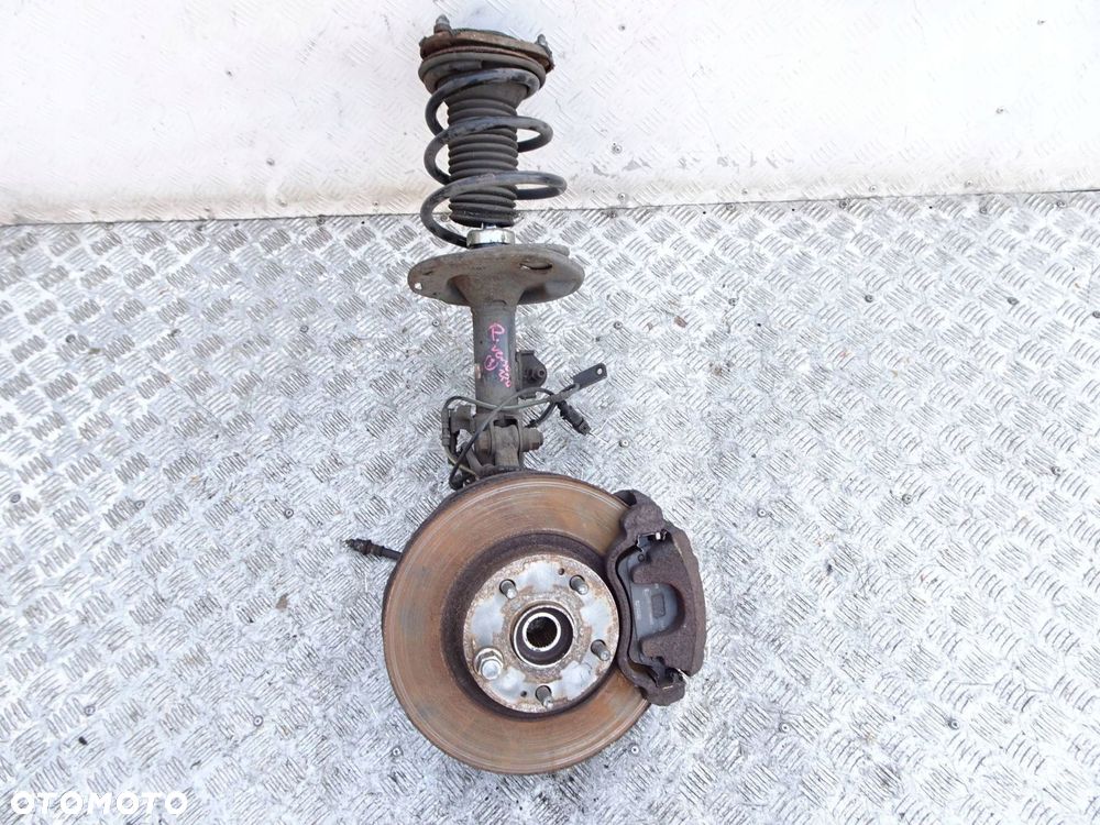 kolumna + zwrotnica prawa toyota verso i 2.0 d4d 09-13r., - 1