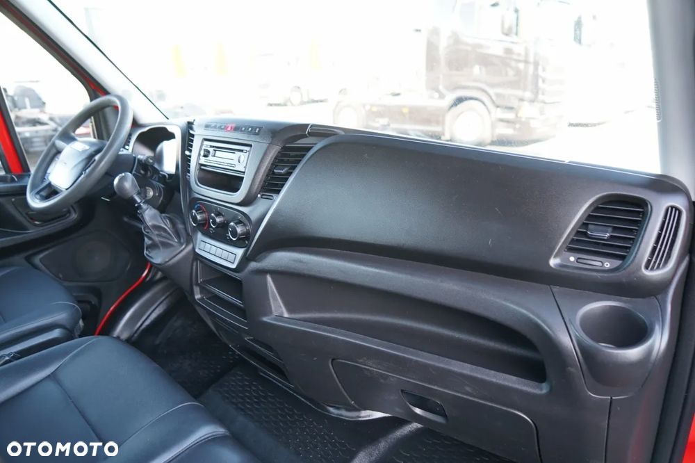 Iveco DAILY 35-130 / WYWROTKA TYLNOZSYPOWA / BLIŹNIAK / MANUAL / SKÓRA / EURO 6 - 32