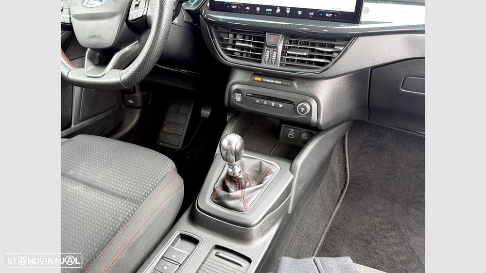 Ford Focus 1.0 EcoBoost MHEV ST-Line - 21