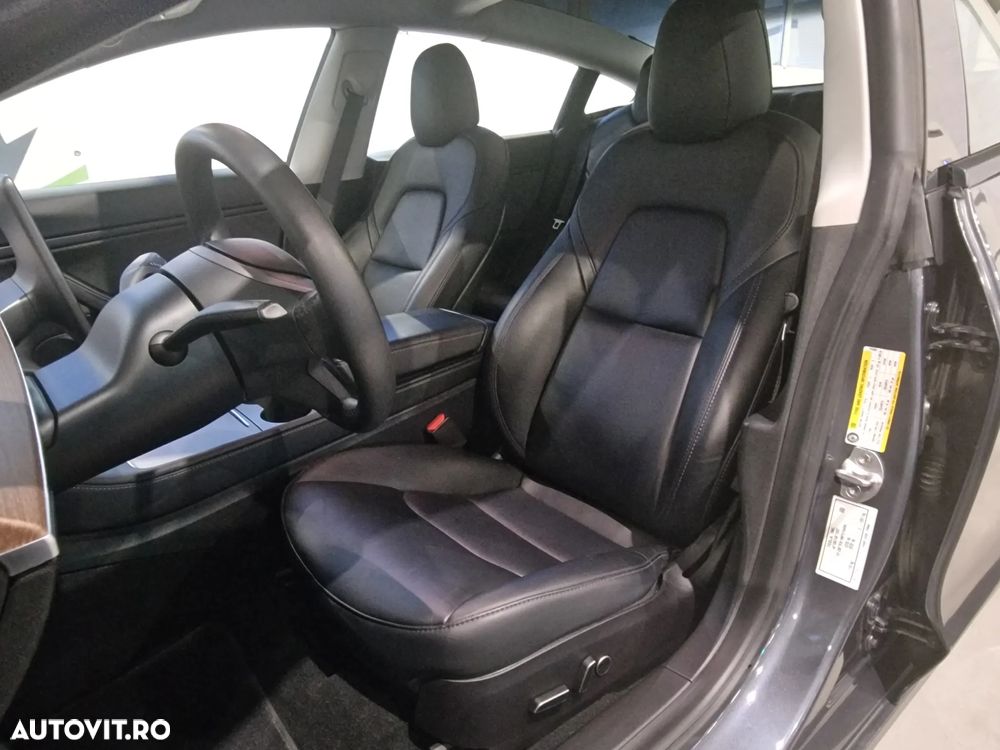 Tesla Model 3 - 16