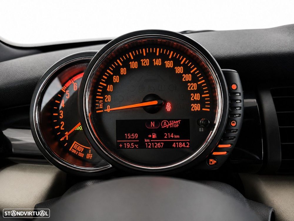 MINI 5 Portas Cooper D - 19