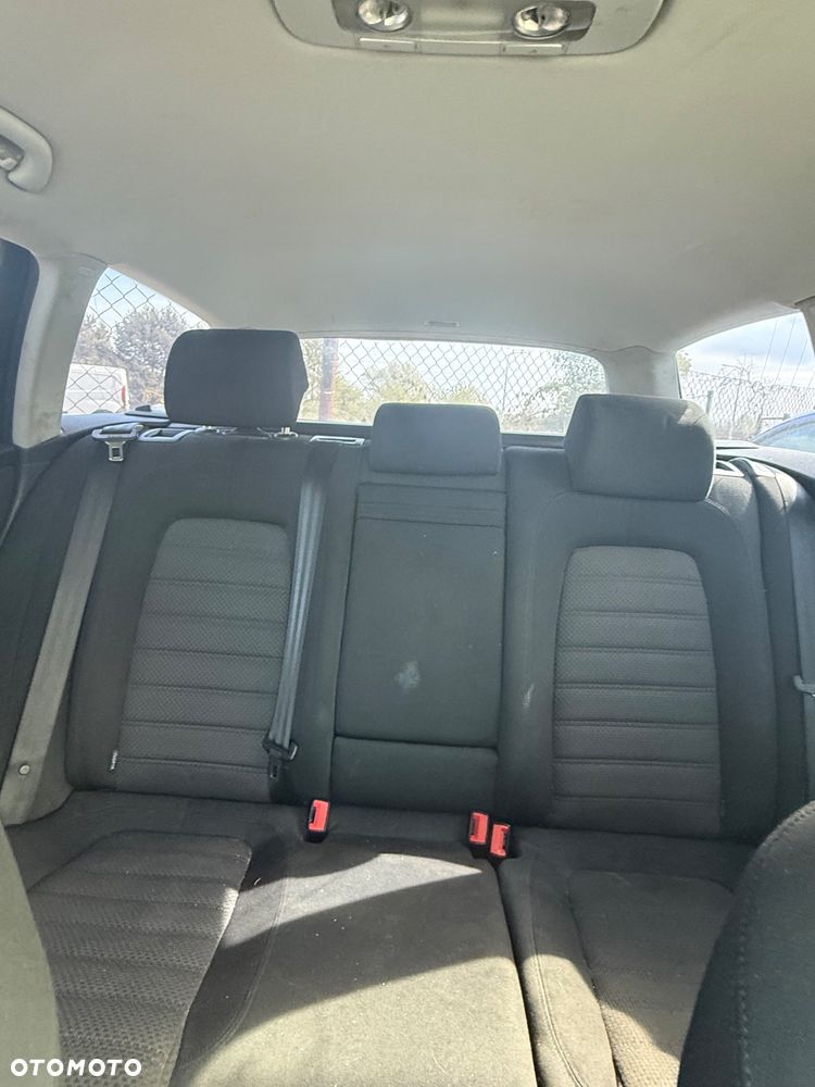 Volkswagen Passat 2.0 TDI DPF Highline - 6