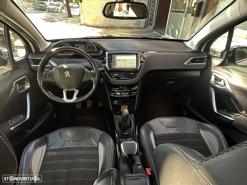 Peugeot 2008 1.2 PureTech Allure - 14