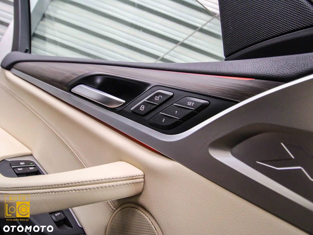 BMW X3 xDrive20i Luxury Line - 32