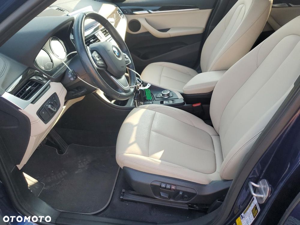 BMW X1 xDrive25i GPF Sport Line sport - 8