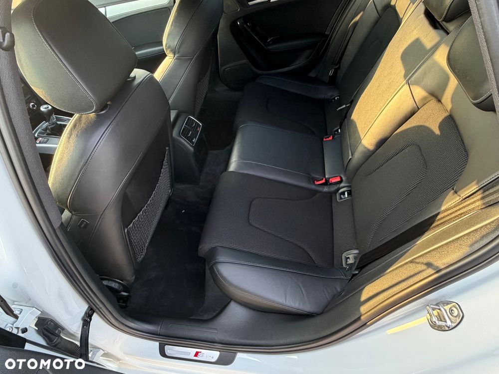 Audi A4 Avant 2.0 TFSI quattro S line Sportpaket - 28