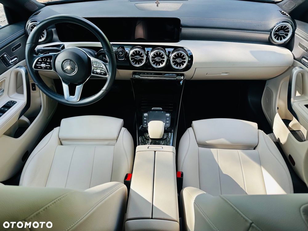 Mercedes-Benz CLA - 11