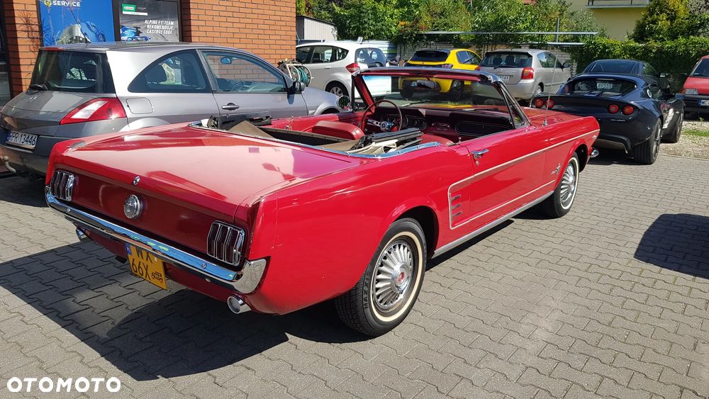Ford Mustang - 6