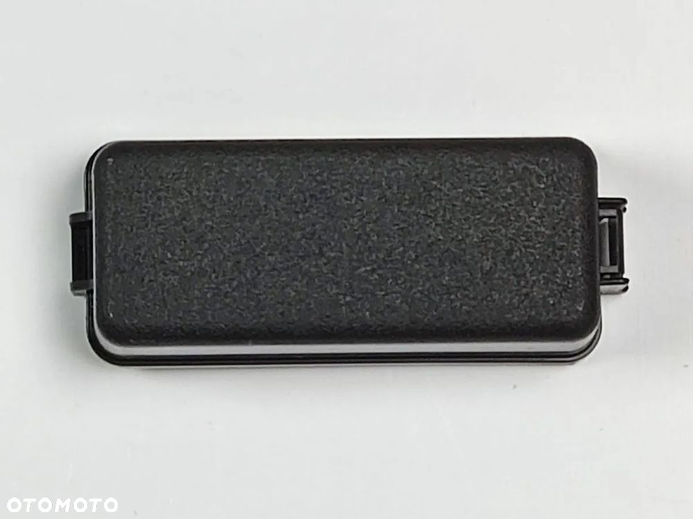 MITSUBISHI OUTLANDER PHEV 20-22r Pokrywa Skrzynki Bezpieczników - 1