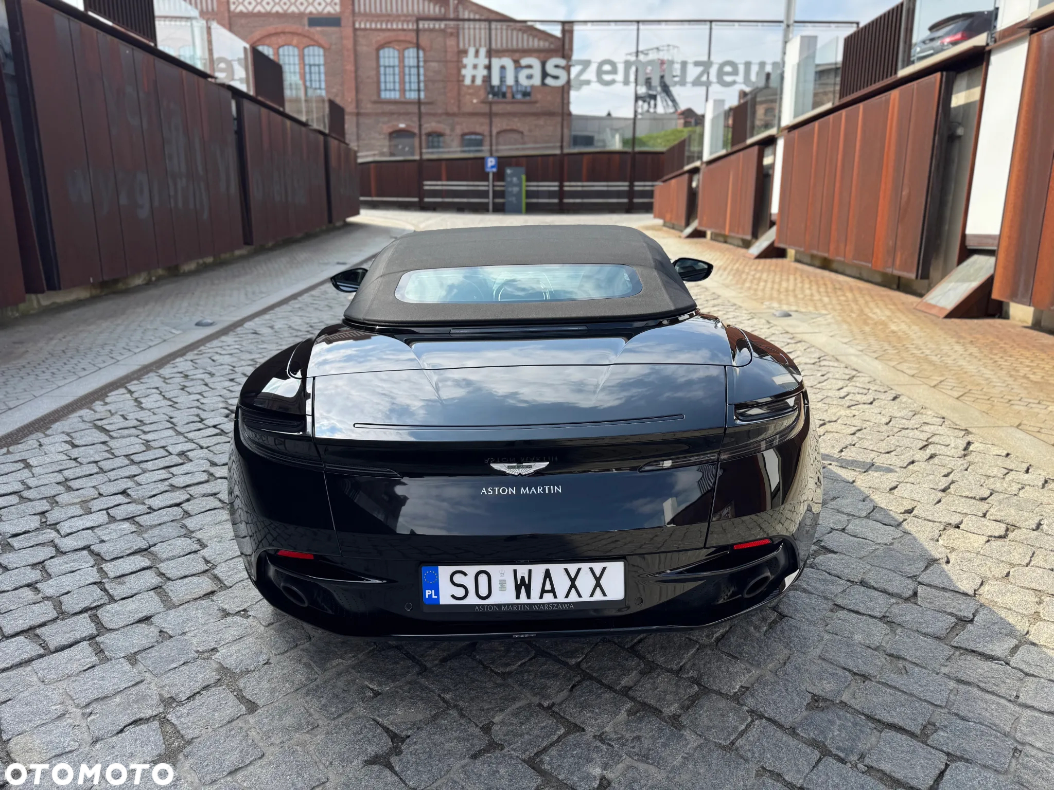 Aston Martin DB11 - 23