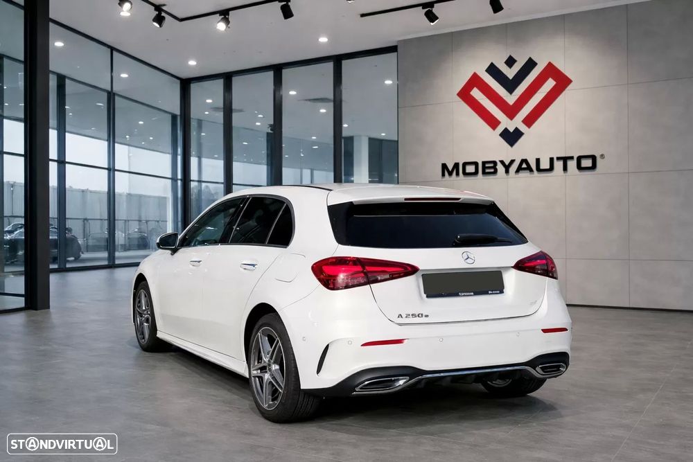 Mercedes-Benz A 250 e AMG Line - 2