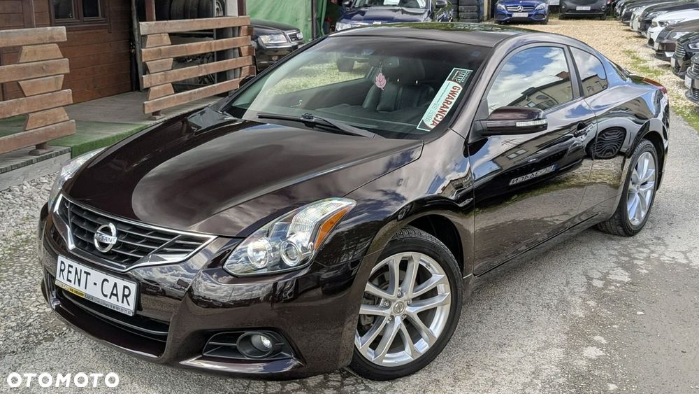 Nissan Altima - 2