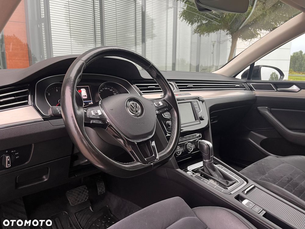 Volkswagen Passat - 28