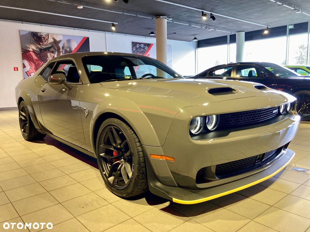 Dodge Challenger 6.2 Hellcat Widebody - 4