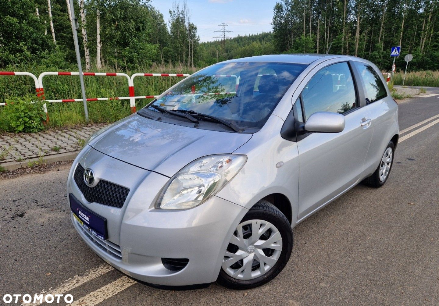 Toyota Yaris 1.3 VVT-i Sol - 3