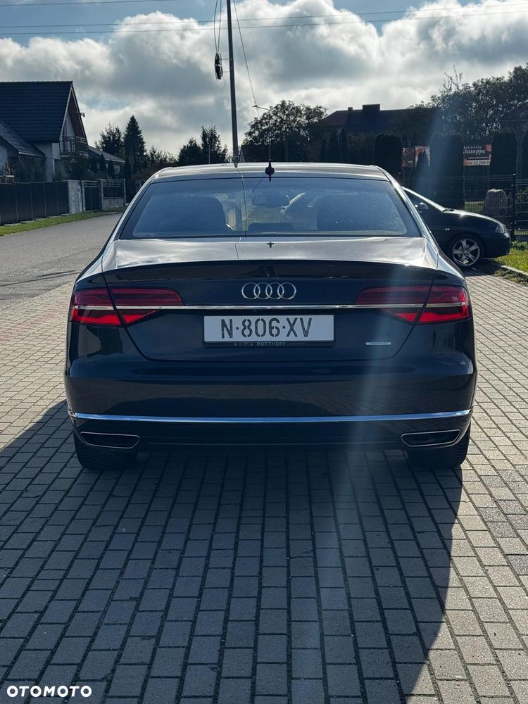 Audi A8 2015 photo 2
