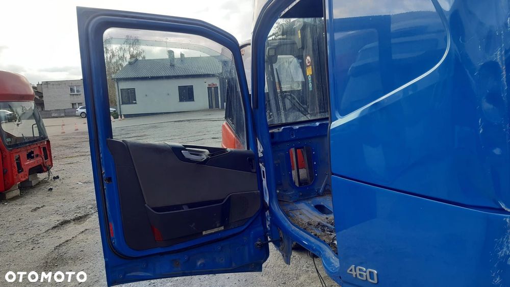 VOLVO FH4 DRZWI LEWE KOMPLETNE - 3