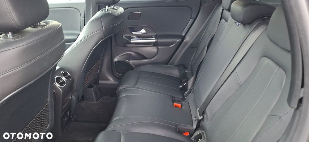 Mercedes-Benz GLA 200 d 4Matic 8G-DCT Style - 14